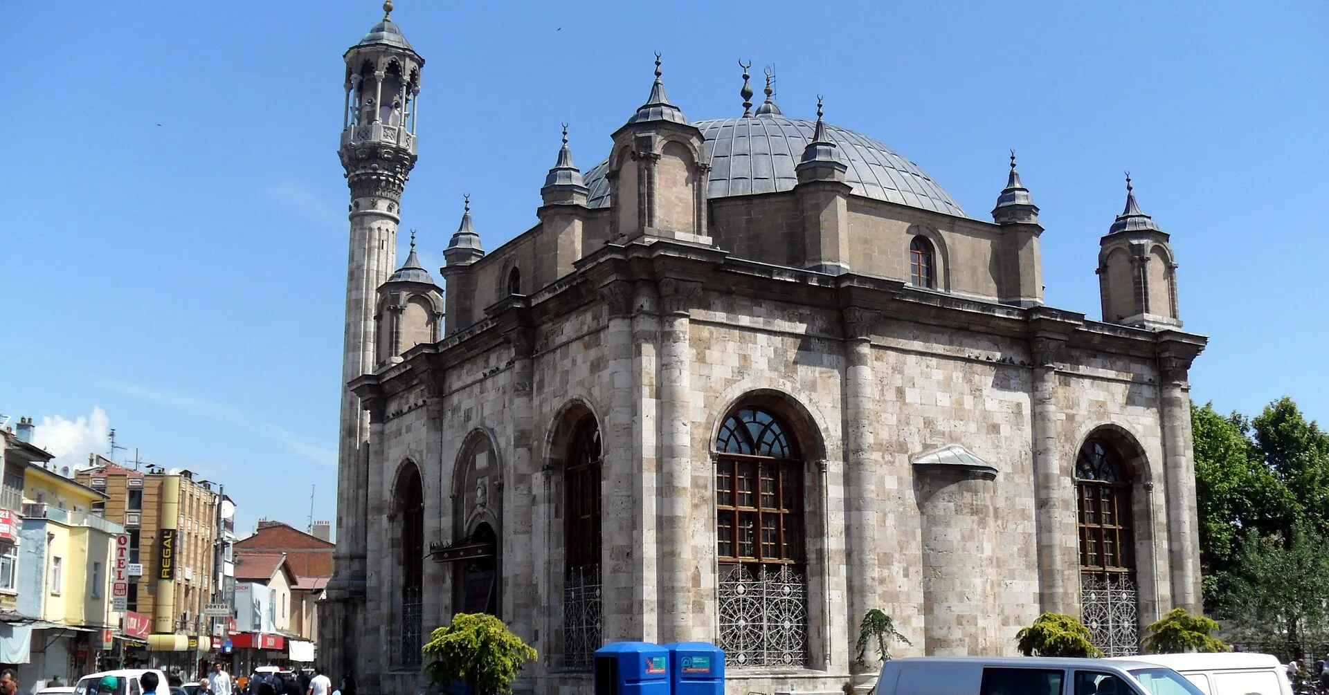 Mešita Aziziye v Konye – jedinečné minarety Turecka