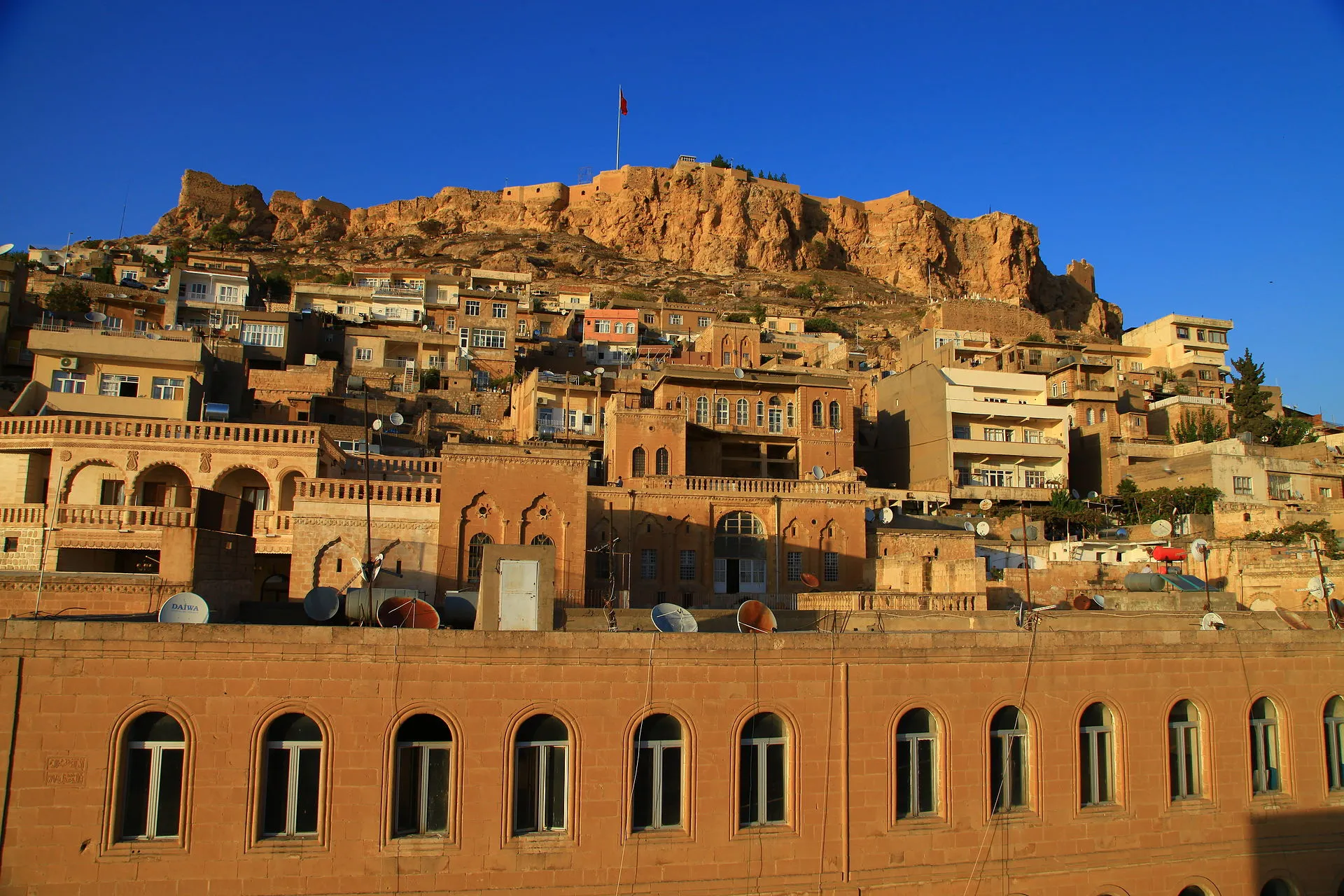 Mardinas cietoksnis (Mardin Kalesi) — Ērgļu ligzda virs Mezopotāmijas