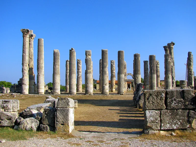 Uzuncaburç (Diokaisareia) — храм Зевса Олба в Mersin