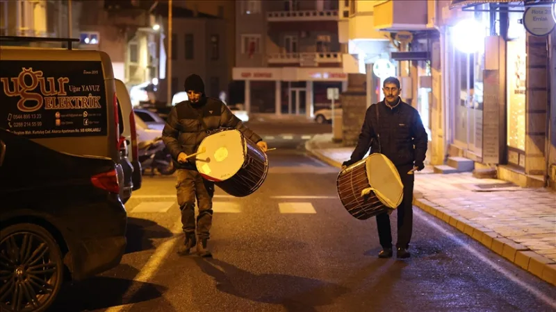Ramadan drummers start their sahur shift