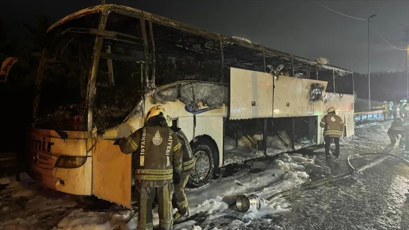 Istanbulissa liikenteessä olleessa kaukoliikenteen linja-autossa syttynyt tulipalo on sammutettu