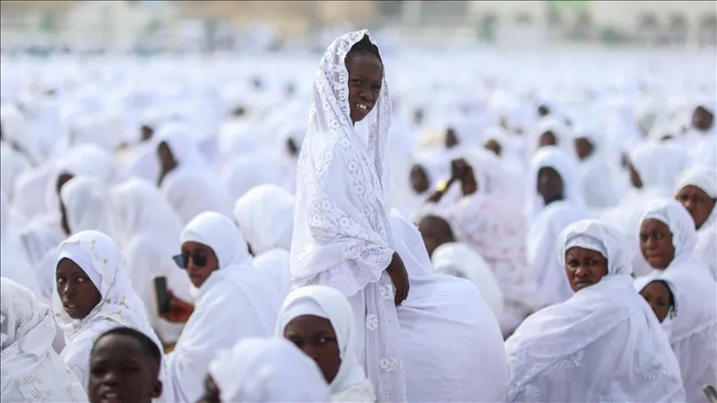 No Senegal, a oração do Festival do Ramadão foi realizada «de branco»