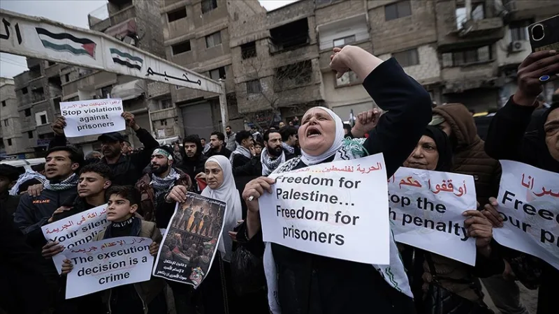 نُظمت مظاهرة في دمشق، عاصمة سوريا، احتجاجًا على قانون الإعدام الذي فرضته إسرائيل على الفلسطينيين